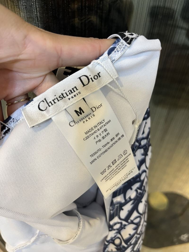 CHRISTIAN DIOR